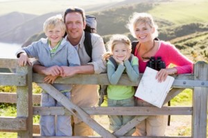 iStock_000009042518XSmall_Family_Hiking_Fence