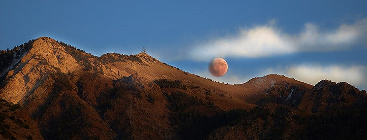 Bloo Moon Over Mountains - Bad Moon Rising